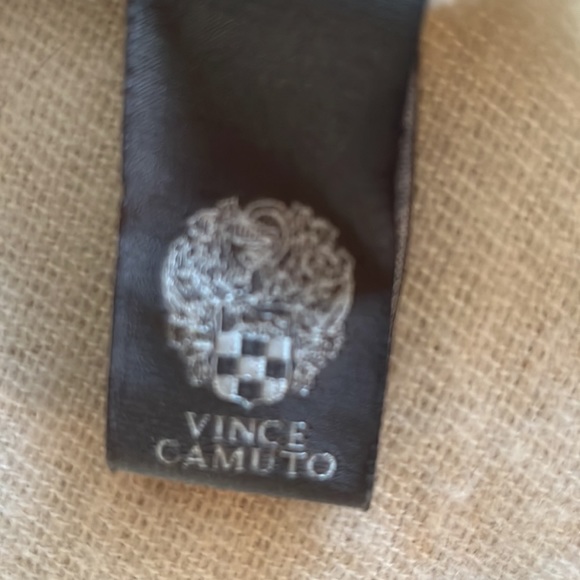Vince Camuto blanket scarf - Picture 2 of 5